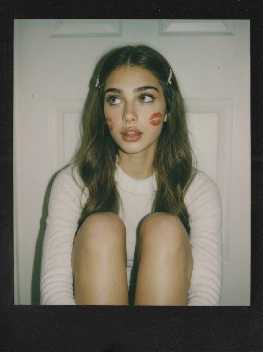 Polaroid Kiss AI effects generated image